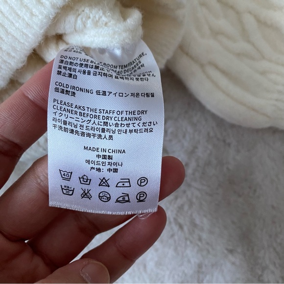 Cropped Top Sweater - Picture 10 of 12